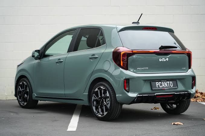 Kia Picanto rear three-quarter view