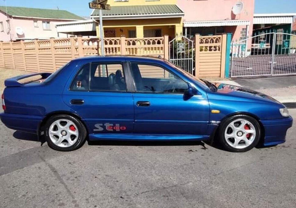 1993 Nissan Sentra 200STi side view