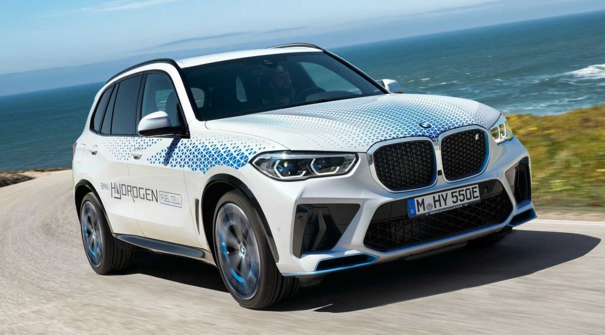 2025 BMW iX5 Hydrogen front view