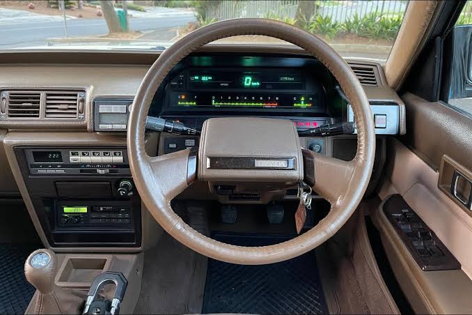 Toyota Cressida 2.8i TwinCam interior